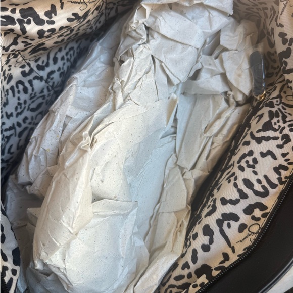 Black faux Leather Tote Bag with Gold Chain by Jessica Simpson - Picture 9 of 9